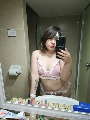 Hello Sunderland OnlyFans Leaked Free Thumbnail Picture - #gYmA21Hg19