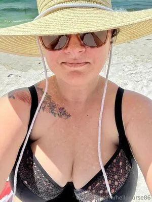 Hellonurse86 OnlyFans Leaked Free Thumbnail Picture - #fKYro1knXY