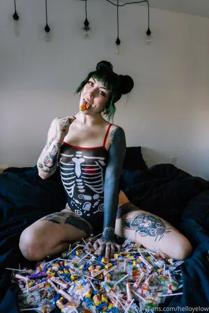 Helloyelow OnlyFans Leaked Free Thumbnail Picture - #XNowyhhxxR