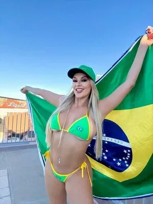 Heloine Moreno OnlyFans Leaked Free Thumbnail Picture - #KvgMGGSlSq