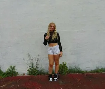 Henleyyyy OnlyFans Leaked Free Thumbnail Picture - #AvmE0f0lug