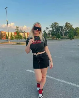 Henleyyyy OnlyFans Leaked Free Thumbnail Picture - #SoBwoNnXIX