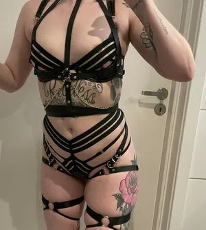 Henny Hotwife OnlyFans Leaked Free Thumbnail Picture - #4ENIEJGKsU