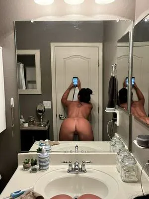 Hennyone OnlyFans Leaked Free Thumbnail Picture - #1gEar7Ass3