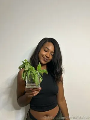 Herbalistbabe OnlyFans Leaked Free Thumbnail Picture - #4HCN1XU69L