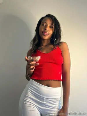 Herbalistbabe OnlyFans Leaked Free Thumbnail Picture - #kWbNyrDpAd