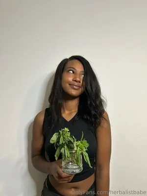 Herbalistbabe OnlyFans Leaked Free Thumbnail Picture - #ymx2n8sjZW