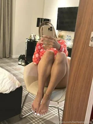 Herfeetonfleek OnlyFans Leaked Free Thumbnail Picture - #6iWv8mrPW9