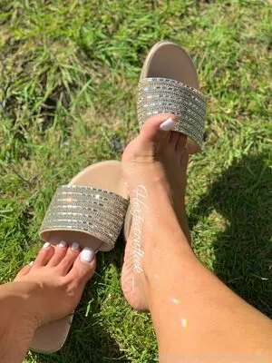 Herfeetonfleek OnlyFans Leaked Free Thumbnail Picture - #FcavF8v2gb