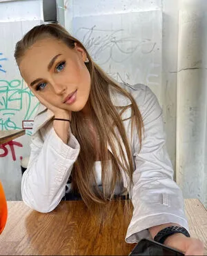 Hermine Radloff OnlyFans Leaked Free Thumbnail Picture - #SxYq2YJYwb