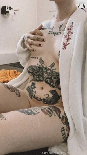 Hernamewasloneliness OnlyFans Leaked Free Thumbnail Picture - #MomvwS88VA