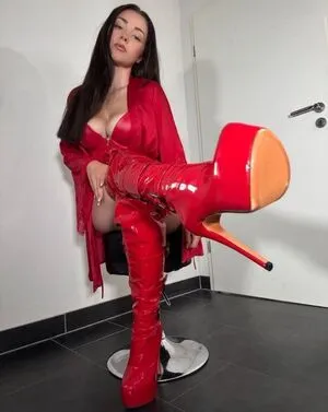 Herrin Lucy OnlyFans Leaked Free Thumbnail Picture - #WDDotijcsi