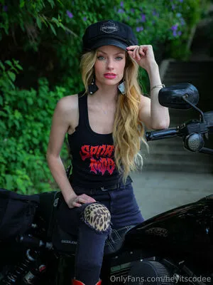 Heyitscodee OnlyFans Leaked Free Thumbnail Picture - #2dDDJ6Td5M