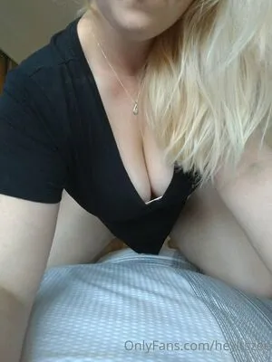 Heyitszee OnlyFans Leaked Free Thumbnail Picture - #4nADMiEHax