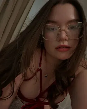 Hi Help Me With This Girl Silvana Rincn Silvblossom OnlyFans Leaked Free Thumbnail Picture - #Yl7ZuQw9j9