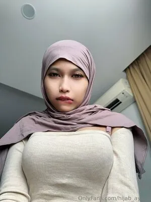Hijab Aysha OnlyFans Leaked Free Thumbnail Picture - #lgD9p5XfN4