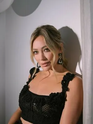 Hilary Duff OnlyFans Leaked Free Thumbnail Picture - #oLS0kF35W3