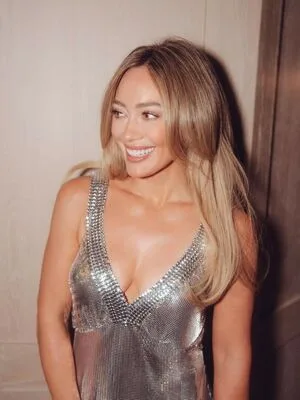 Hillary Duff OnlyFans Leaked Free Thumbnail Picture - #HYdRAVWUSO