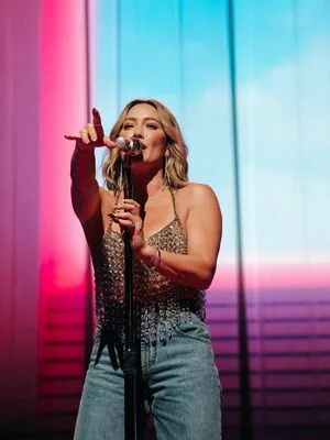Hillary Duff OnlyFans Leaked Free Thumbnail Picture - #SFIYaaepI7