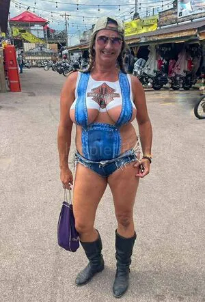 Hippiebikergirlfree OnlyFans Leaked Free Thumbnail Picture - #E3bkCXprht