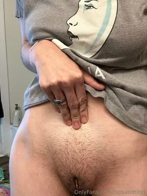 Hipsandtits1 OnlyFans Leaked Free Thumbnail Picture - #S2HQte0ECK