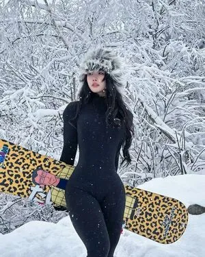 Hitomi Songyuxin OnlyFans Leaked Free Thumbnail Picture - #0FR9AtxvKu