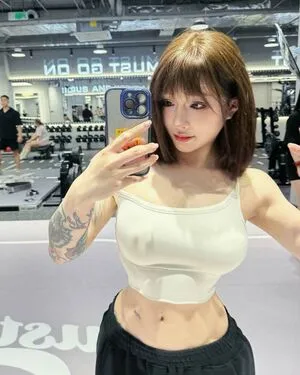 Hitomi Songyuxin OnlyFans Leaked Free Thumbnail Picture - #1yVzVzz7tK
