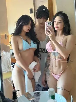 Hitomi Songyuxin OnlyFans Leaked Free Thumbnail Picture - #3lxyYEwT1B