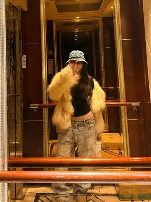 Hitomi Songyuxin OnlyFans Leaked Free Thumbnail Picture - #7qOLeQ4JtE