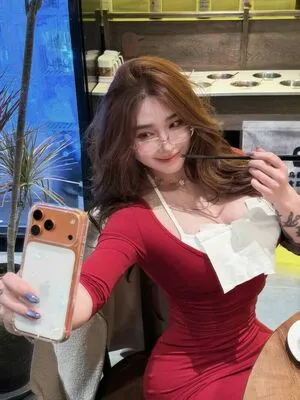 Hitomi Songyuxin OnlyFans Leaked Free Thumbnail Picture - #8ePPjDqBxF