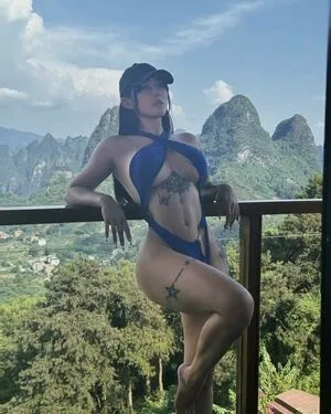 Hitomi Songyuxin OnlyFans Leaked Free Thumbnail Picture - #Eo5ZscI2jn