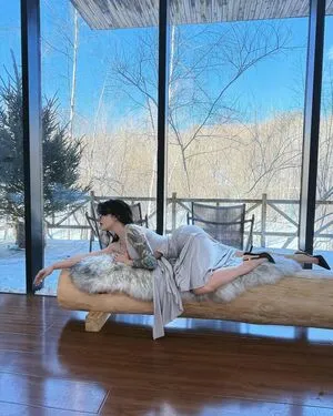 Hitomi Songyuxin OnlyFans Leaked Free Thumbnail Picture - #FB0AzinyQA
