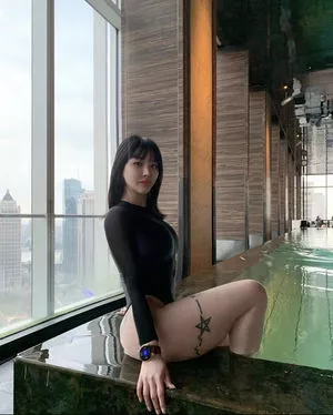 Hitomi Songyuxin OnlyFans Leaked Free Thumbnail Picture - #H3XTVNnEeC