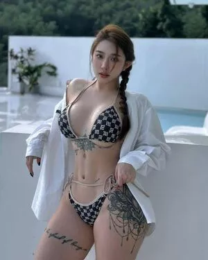 Hitomi Songyuxin OnlyFans Leaked Free Thumbnail Picture - #P6PpADtkFs