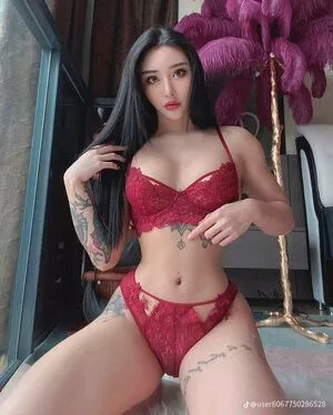 Hitomi Songyuxin OnlyFans Leaked Free Thumbnail Picture - #Ptk2hj9qwZ