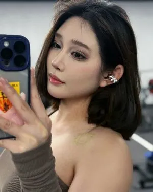 Hitomi Songyuxin OnlyFans Leaked Free Thumbnail Picture - #WMAEcV83Lk