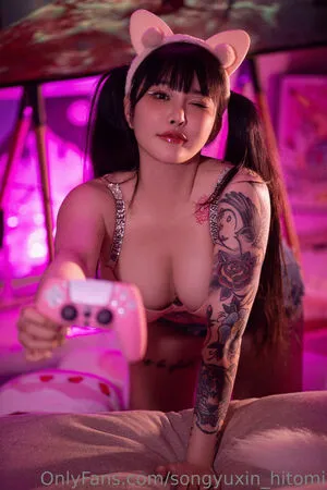 Hitomi Songyuxin OnlyFans Leaked Free Thumbnail Picture - #Z9y4PFySUa