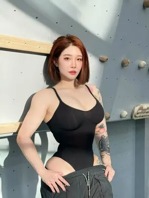 Hitomi Songyuxin OnlyFans Leaked Free Thumbnail Picture - #b4GxPxj5nQ