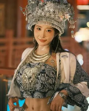 Hitomi Songyuxin OnlyFans Leaked Free Thumbnail Picture - #cY82xXHR6C