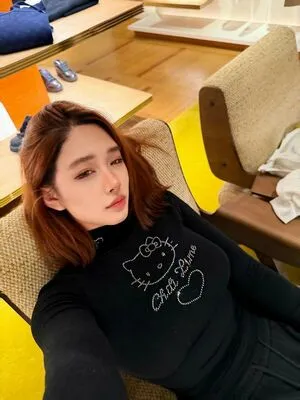 Hitomi Songyuxin OnlyFans Leaked Free Thumbnail Picture - #eZvho0ZKDj