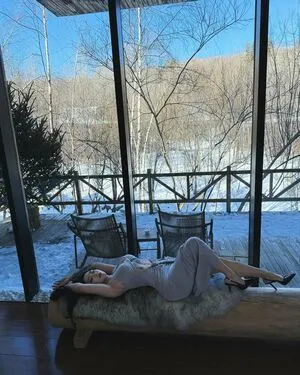 Hitomi Songyuxin OnlyFans Leaked Free Thumbnail Picture - #ffliFkhsw1