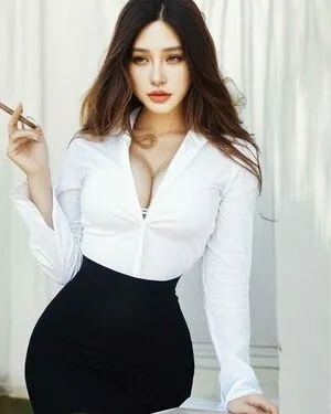 Hitomi Songyuxin OnlyFans Leaked Free Thumbnail Picture - #gem64Xv52i