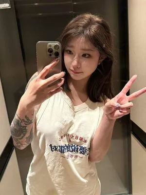 Hitomi Songyuxin OnlyFans Leaked Free Thumbnail Picture - #qQ4mE34b9Z