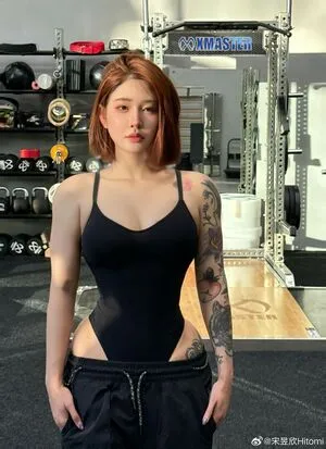 Hitomi Songyuxin OnlyFans Leaked Free Thumbnail Picture - #tn0YuEkKb9