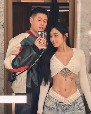 Hitomi Songyuxin OnlyFans Leaked Free Thumbnail Picture - #v9Djz6EaEj