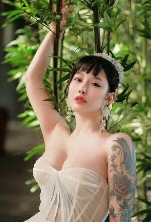 Hitomi Songyuxin OnlyFans Leaked Free Thumbnail Picture - #wkqpTb1rij
