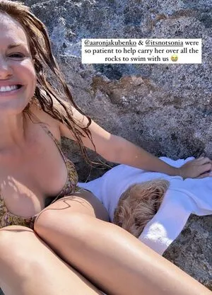 Holland Roden OnlyFans Leaked Free Thumbnail Picture - #4x8xiwJVUi