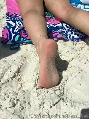 Holliess1free OnlyFans Leaked Free Thumbnail Picture - #0AXfLLera9