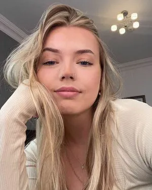 Holliesworldd OnlyFans Leaked Free Thumbnail Picture - #CgQGkIhvEI