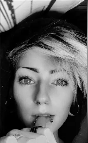 Hollowpix OnlyFans Leaked Free Thumbnail Picture - #RyromLizFo